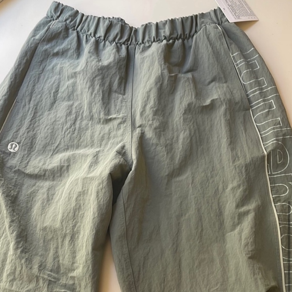 Lululemon Crinkle Nylon Mid-Rise Track Pant Wordmark - Picture 6 of 9